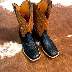 Lucchese boots. Fill quill ostrich. Square toe.